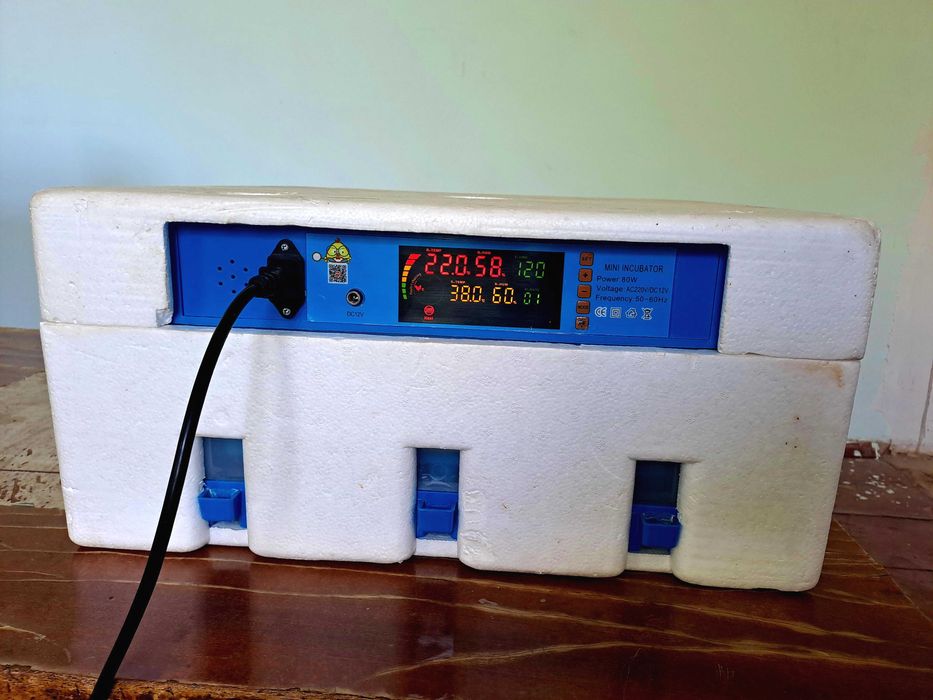 Продаётся Инкубатор 64 яиц Incubator Inkubator 64 talik