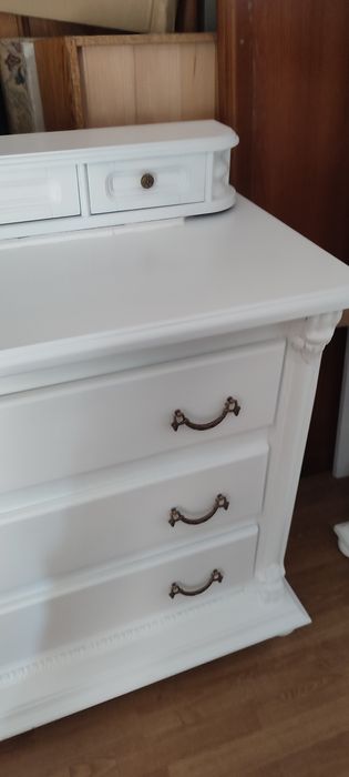 Comoda tv  din lemn masiv de tei cu trei sertare  plus corp cu sertare