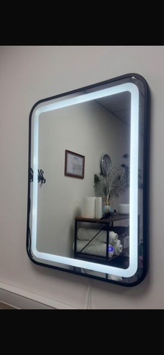 Продам зеркало с подсветкой