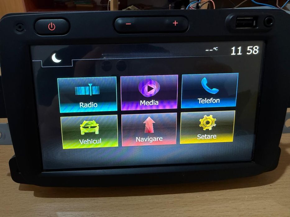 Navigație originală Dacia MediaNav Evolution – CarPlay / Android Auto