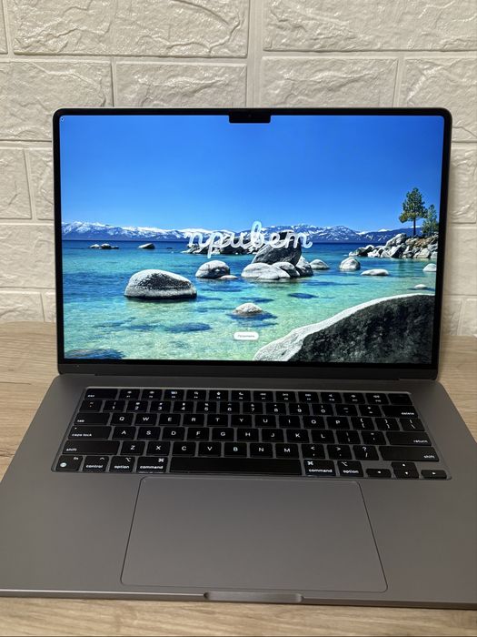 Продаю MacBook Air 15 2024