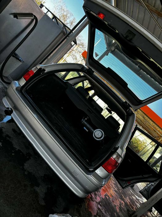 BMW 520I Комби 2002г