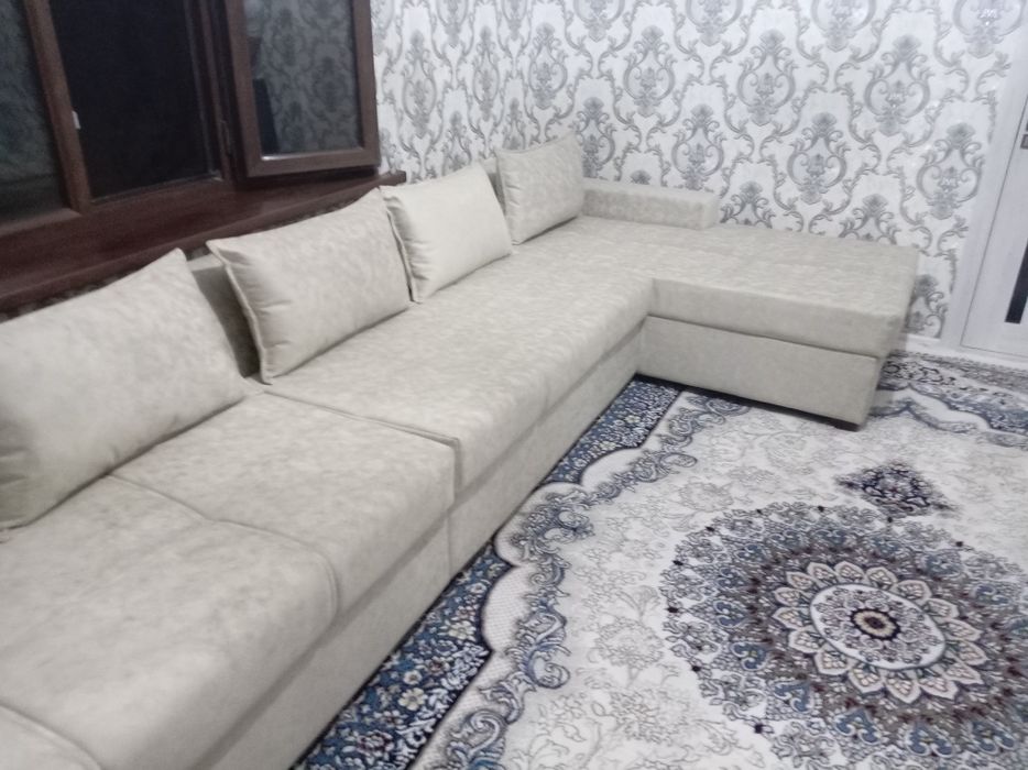 Реставрация и перетяжка старый мягкий мебели