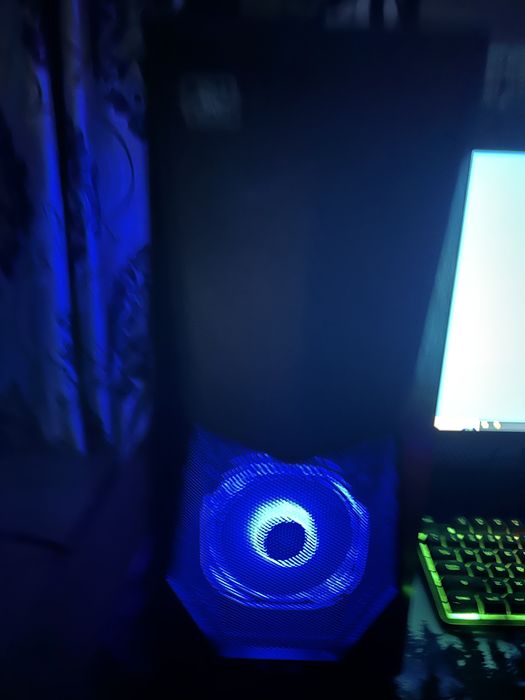 Vand PC Gaming - reglare cu telecomanda!!