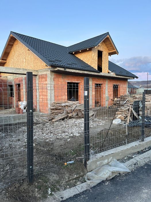 Casă plan partier de vânzare