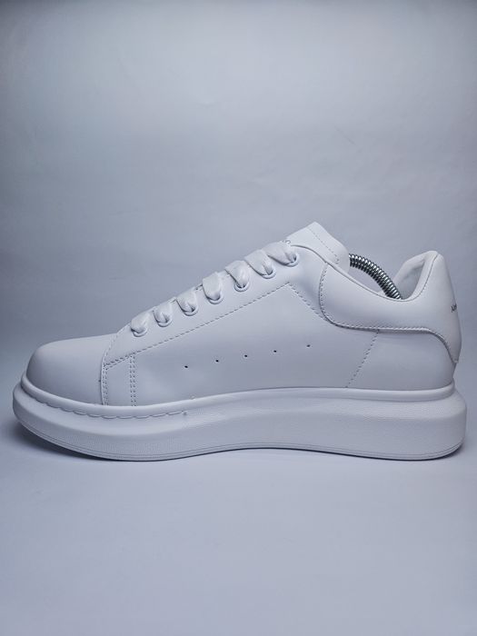 Alexander McQueen albi mărimea 45