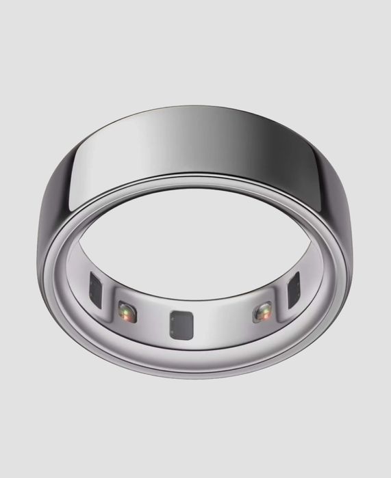 Oura ring 4           size 8