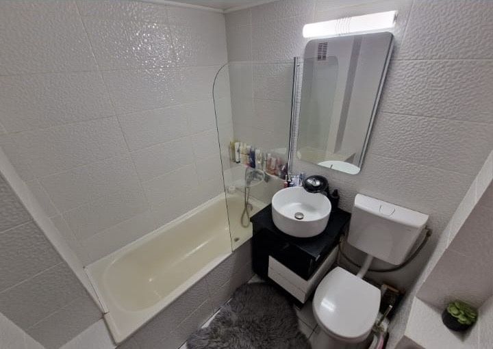 Inchirez apartament zona Elytis Gara