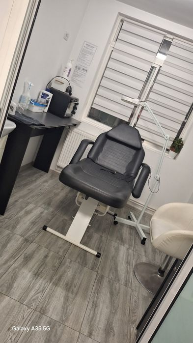 Post de cosmetica si coafor 1000 lei