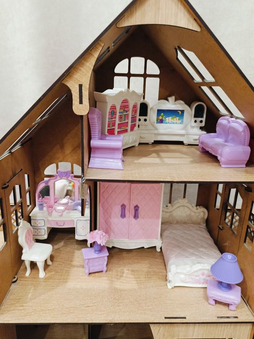 Домик для кукол с мебелью