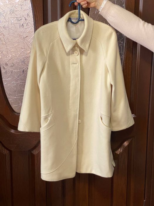 Белое кошемировое пальто размер 48-50