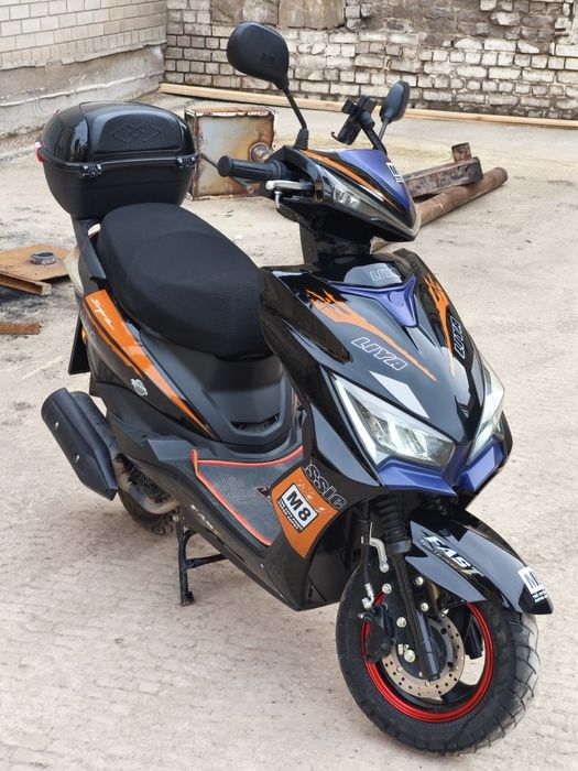 Продам мопед М8 про