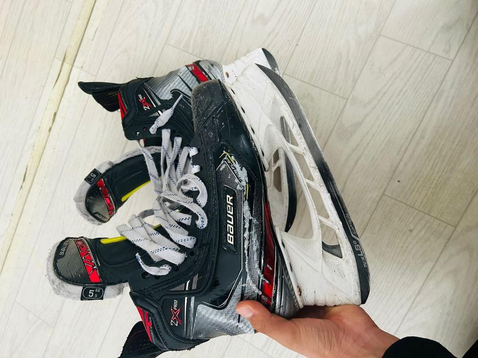 Хоккейные коньки