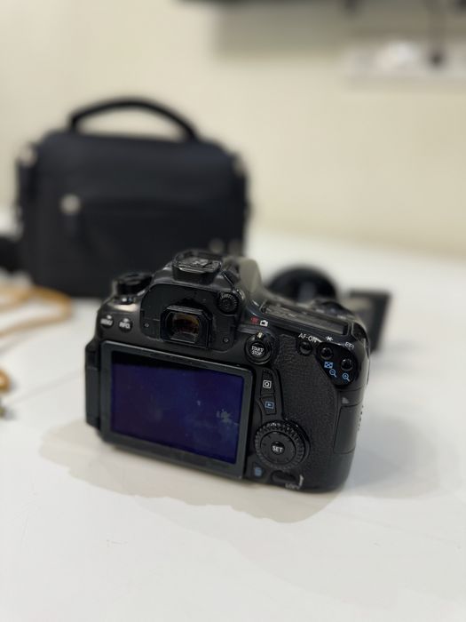 Продаю Canon 70D