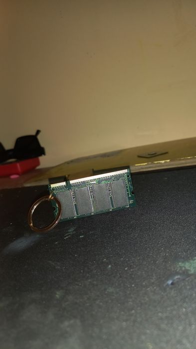 Vând Tech Keychain