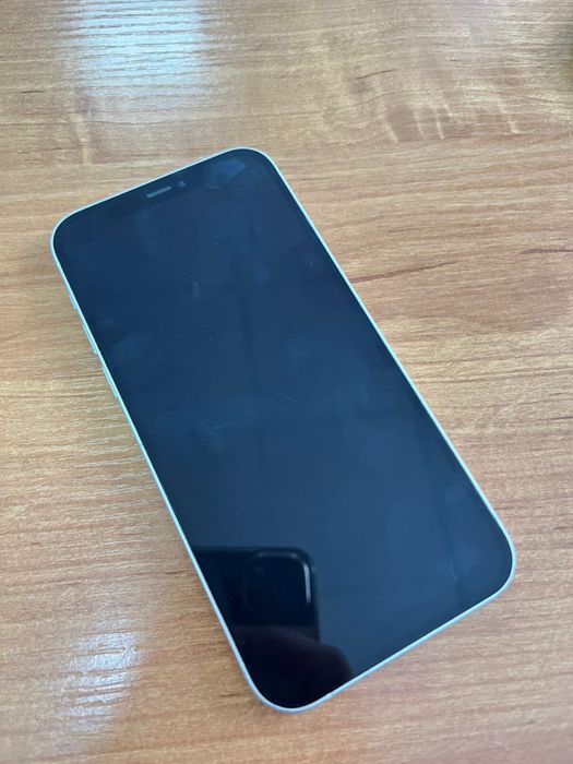 Айфон 12 с коропкой