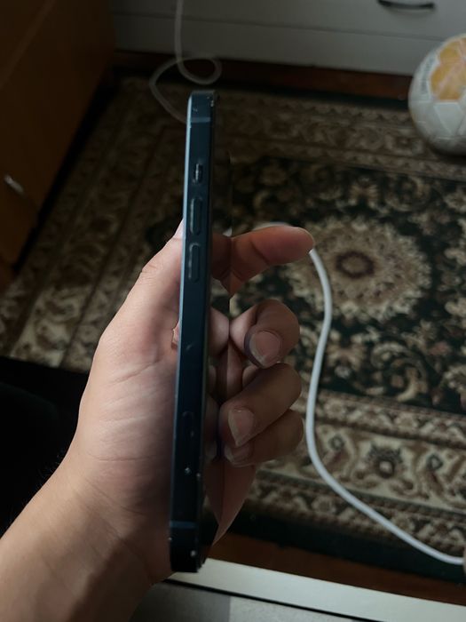 Продам iPhone 13 — 128 ГБ