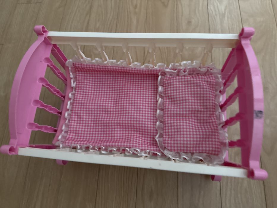 Продам кровать для кукол