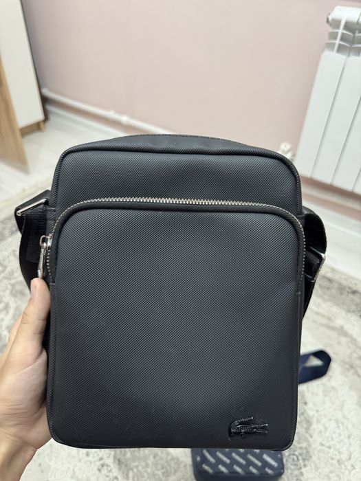 Срочно продам две барсетки Lacoste
