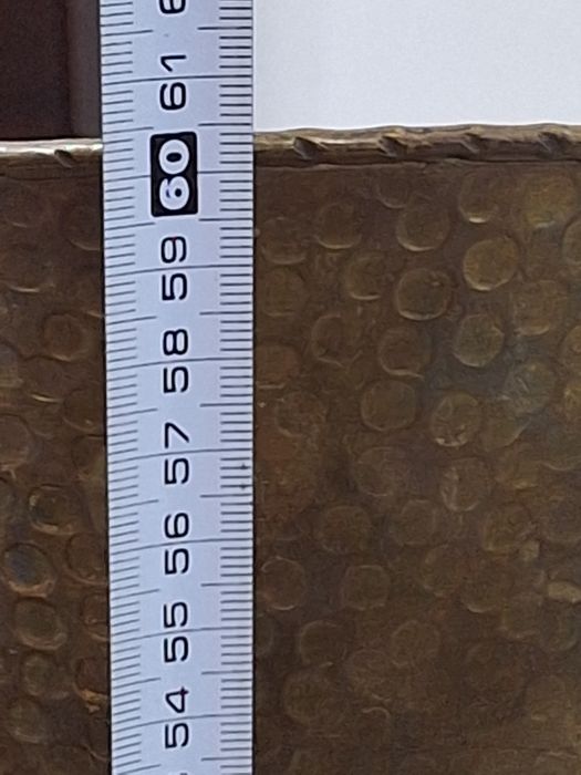 Голяма ръчно кована медна ваза