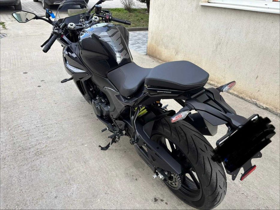 Moto Benelli Tornado 550 2025