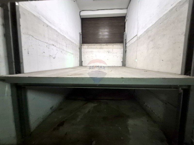 Подземно паркомясто под наем, Зимно кино Тракия Т4359