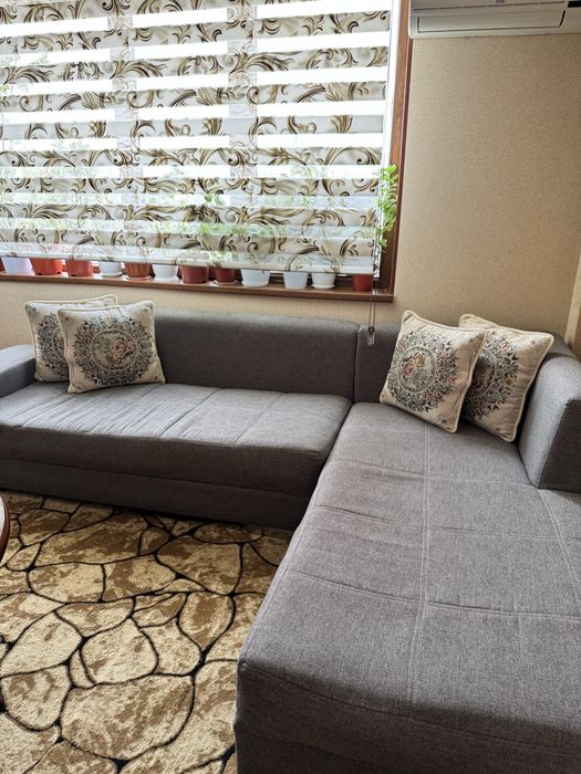 Продаётся кухонный диван.