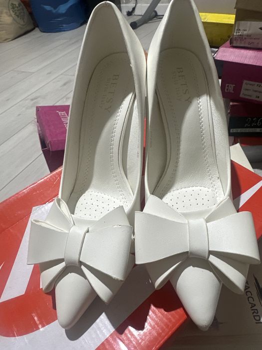 Туфли женские на каблуке