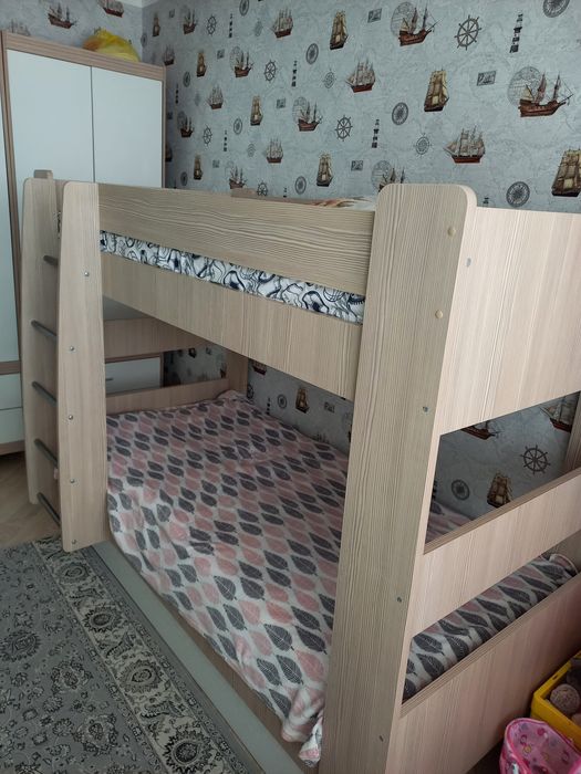 Двухярусная кровать