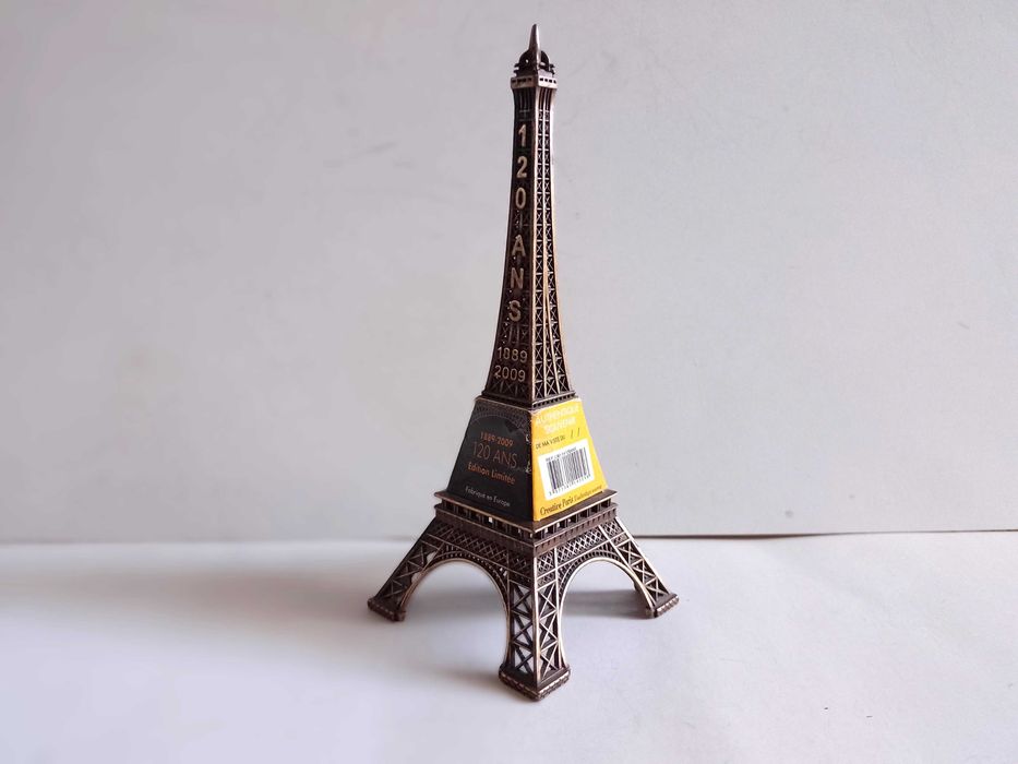 Метални Айфелови Кули