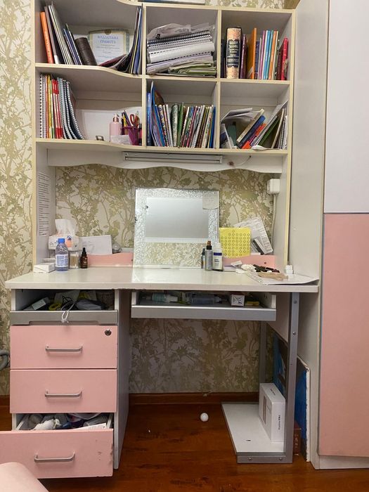 Продается детская мебель для девочек