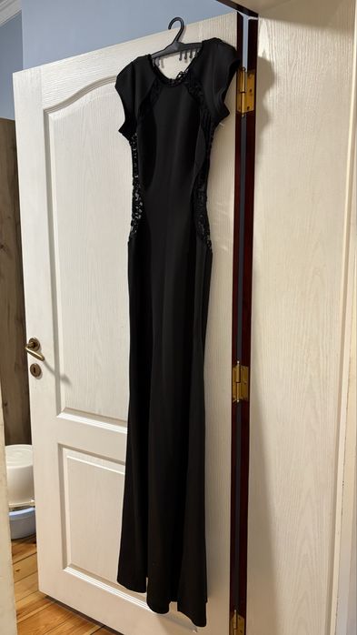 Официална черна рокля