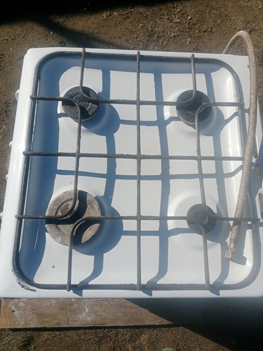Продам газовую плиту