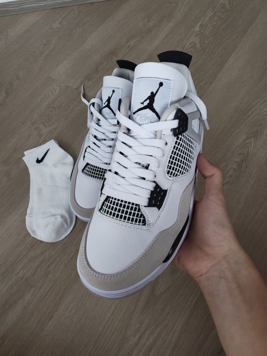 *STOC NOU* Jordan 4 Military Black, marimea 42, sosete Nike gratis!!