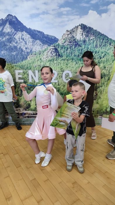 Продам рейтинговые платья