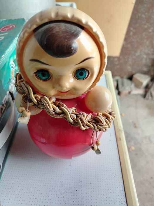 На девочку советские дутыши и гамаши
