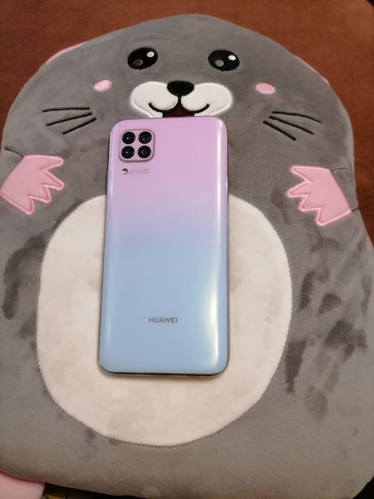 Vând telefon Huawei P 40 lite