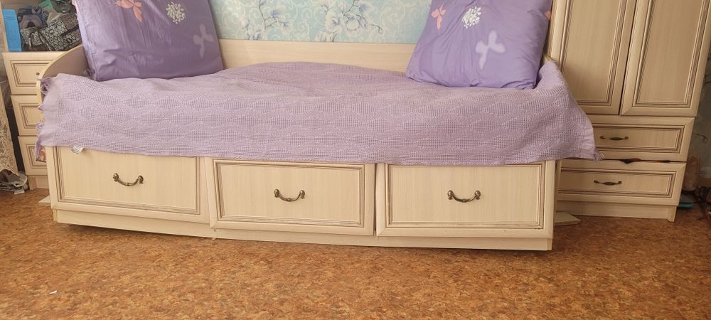 Продаётся детский спальни гарнитур.