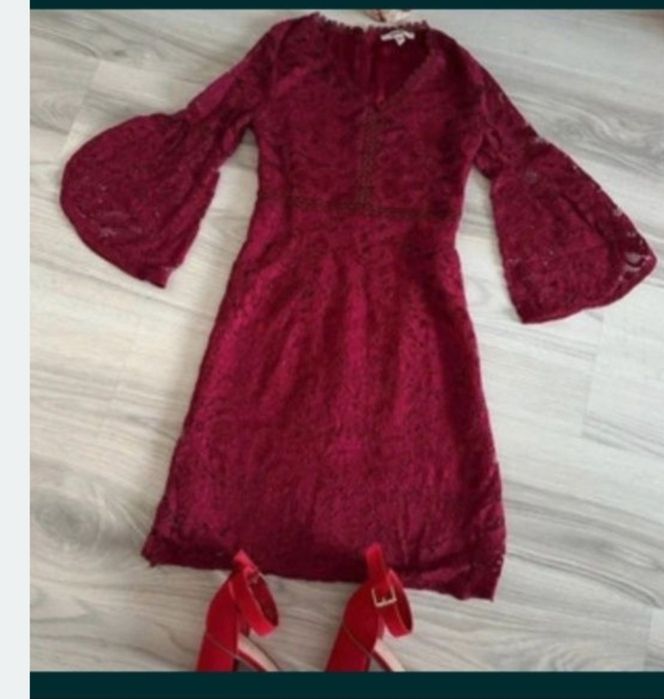 Rochie din dantela cu maneci clopot, marimea 36