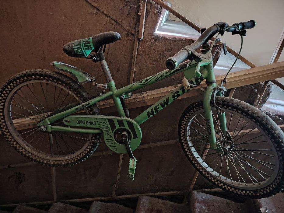 Велосипед  зелёного цвета