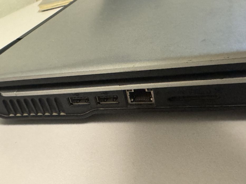 Acer kompyuter DVD ichida qotmasdan ishkaydi