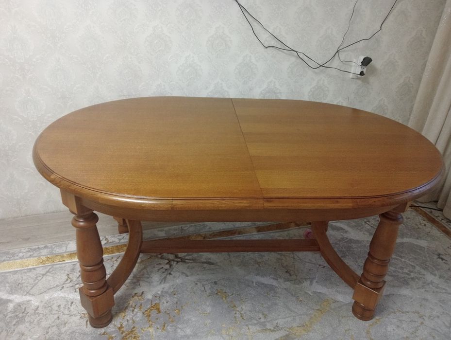 Продам стол хорошом состаяние.
