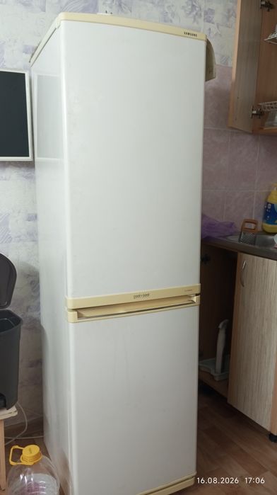 Холодильник на запчасти