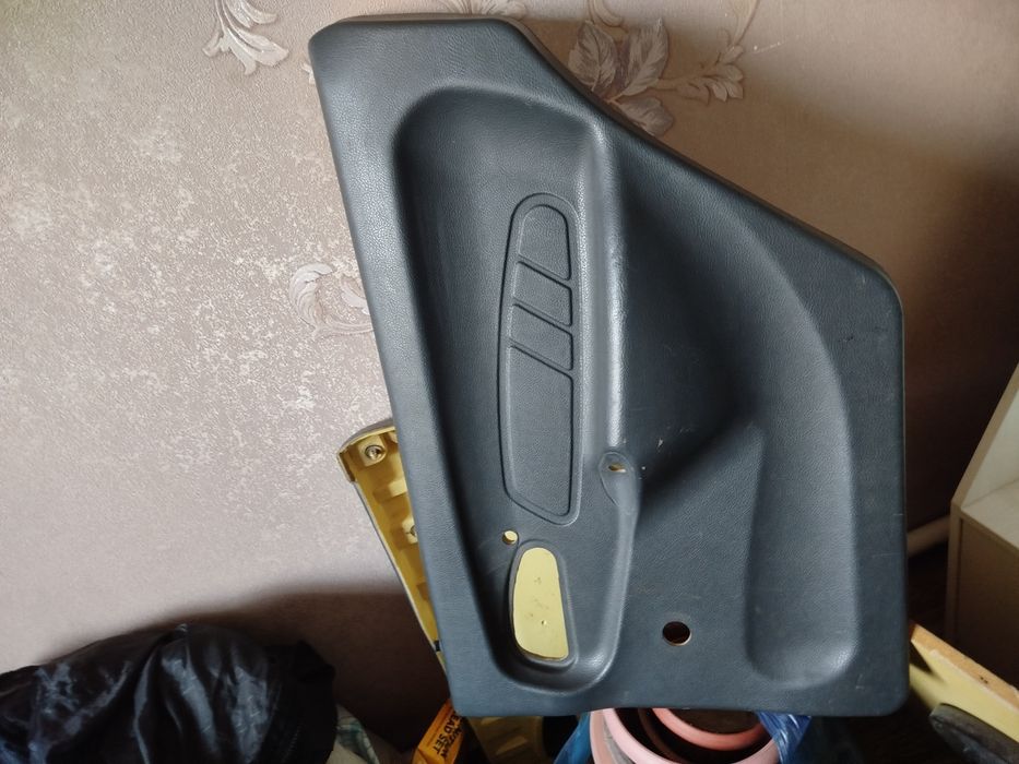 Продам дверные карты на ваз 2114