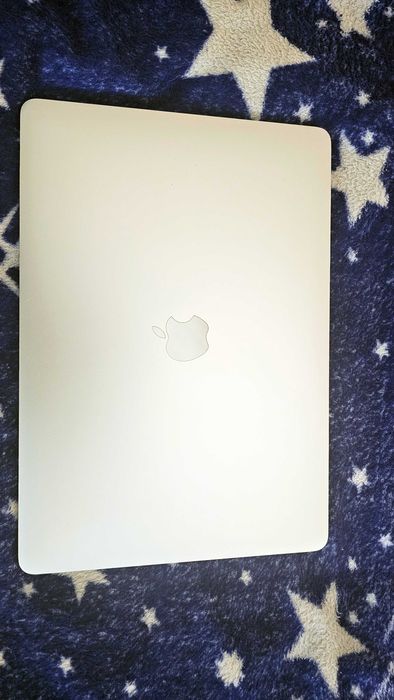 MacBook Air M1 – Отлично състояние! – 430€