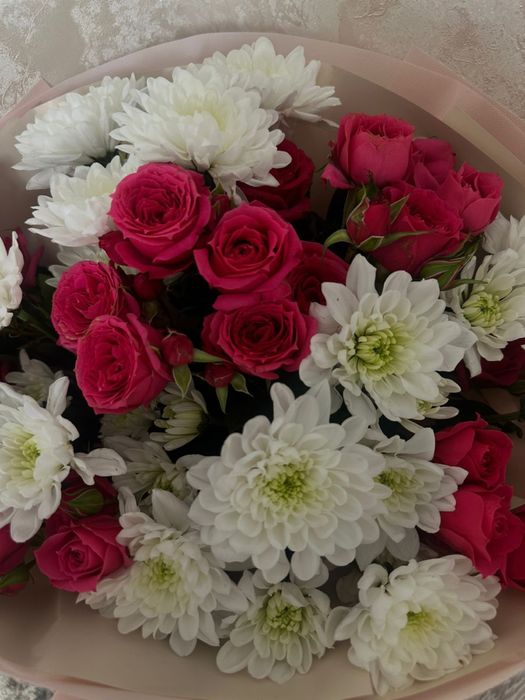 Продаются два букета цветов