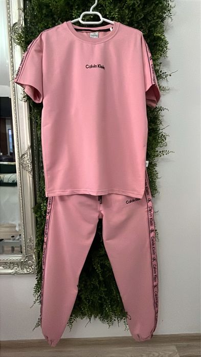 Compleu Dama Turcia Noi