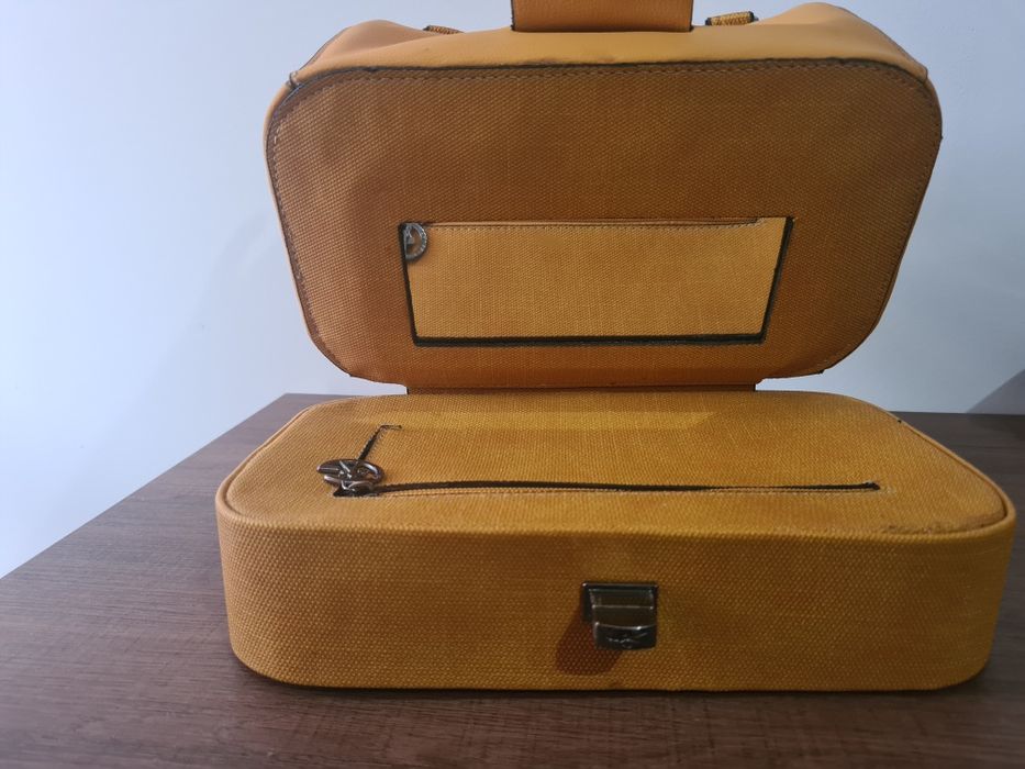 Малка дамска чанта в цвят горчица