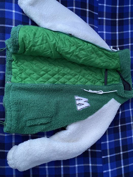 Продам бомбер-куртку