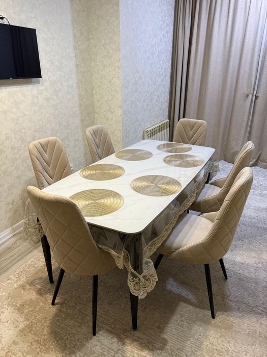 Кухонный стол, стулья